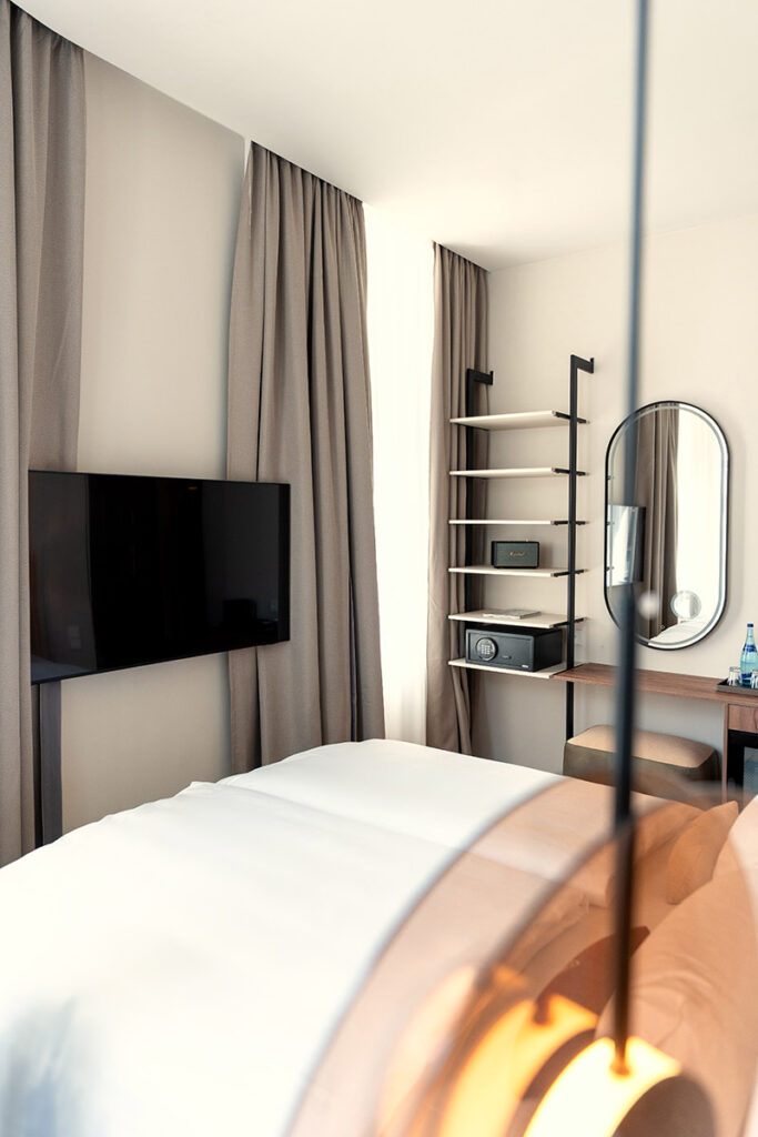 Signature Room detail